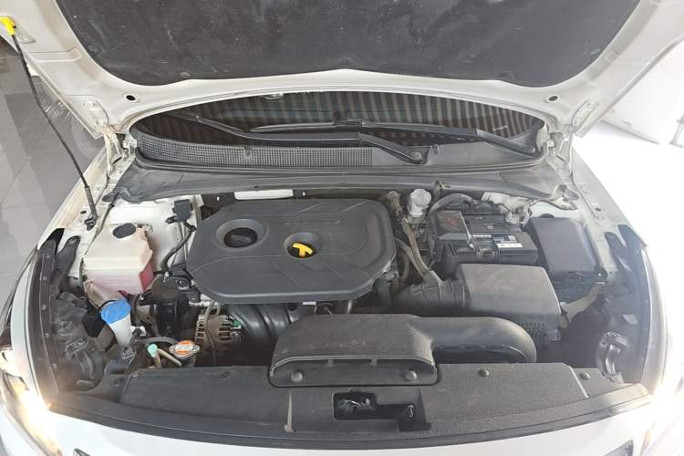 Used Hyundai Mistra 2016 1.8L Automatic Smart GLS Engine Bay