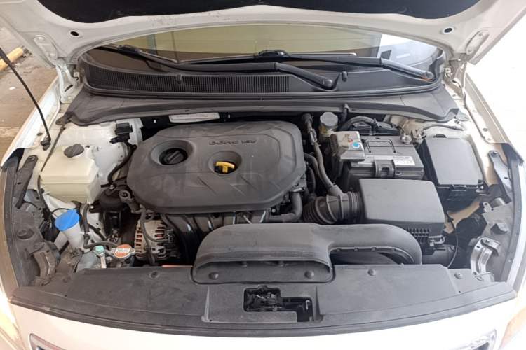 Used Hyundai Mistra 2016 1.8L Automatic Smart GLS Engine Bay