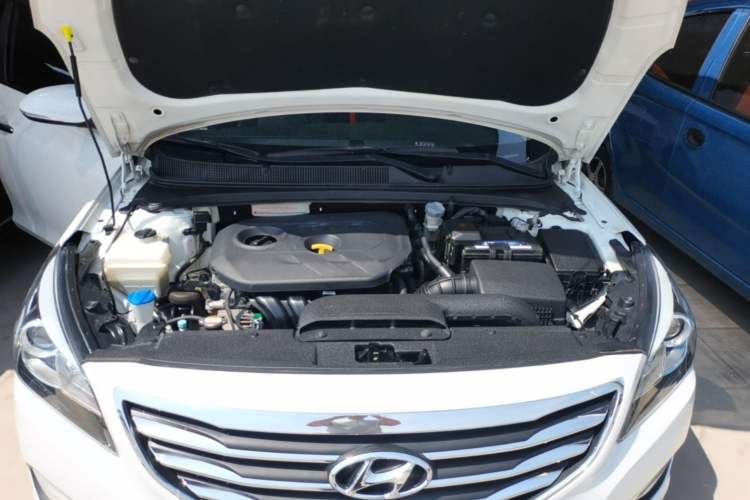 Used Hyundai Mistra 2016 1.8L Automatic Smart GLS Engine Bay