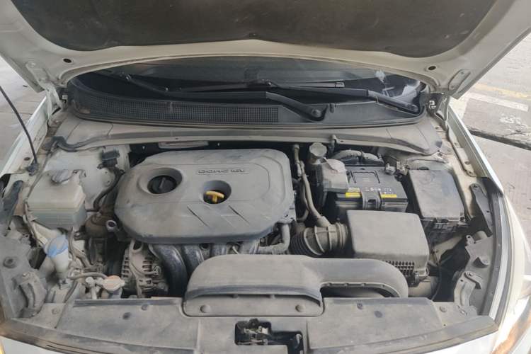 Used Hyundai Mistra 2016 1.8L Automatic Smart GLS Engine Bay