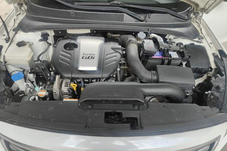 Used Hyundai Mistra 2016 1.6T Automatic Smart GLS Engine Bay