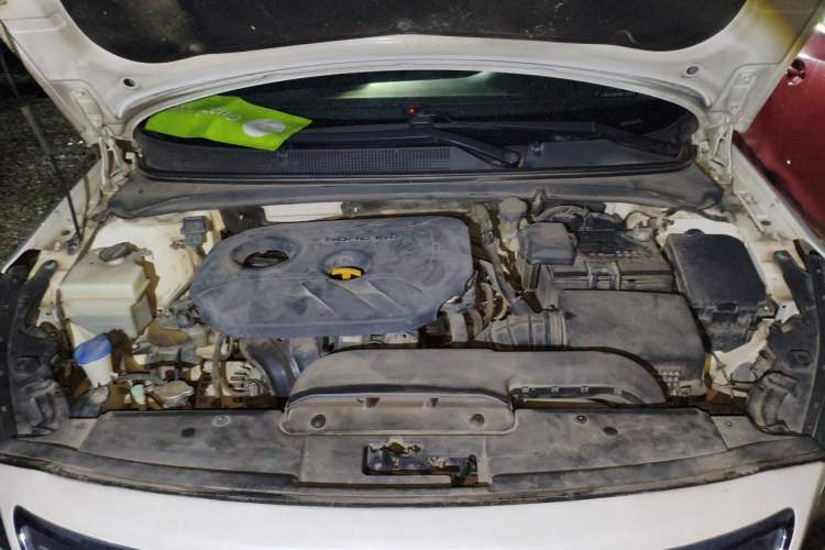 Used Hyundai Mistra 2016 1.8L Automatic Smart GLS Engine Bay