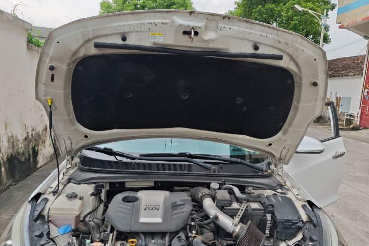Used Hyundai Mistra 2016 1.6T Automatic Smart GLS Engine Bay