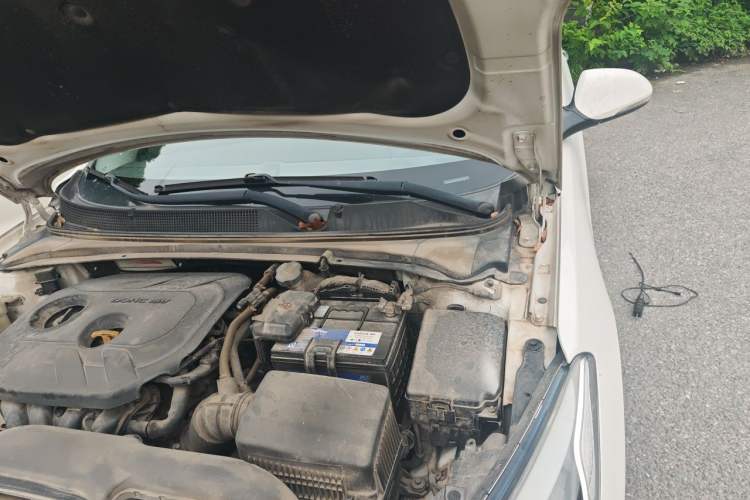 Used Hyundai Mistra 2016 1.8L Automatic Deluxe DLX Model Engine Bay Left