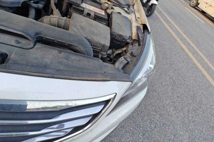 Used Hyundai Mistra 2016 1.8L Automatic Deluxe DLX Model Engine Bay Left