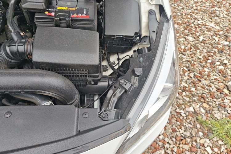 Used Hyundai Mistra 2016 1.8L Automatic Smart GLS Engine Bay Left