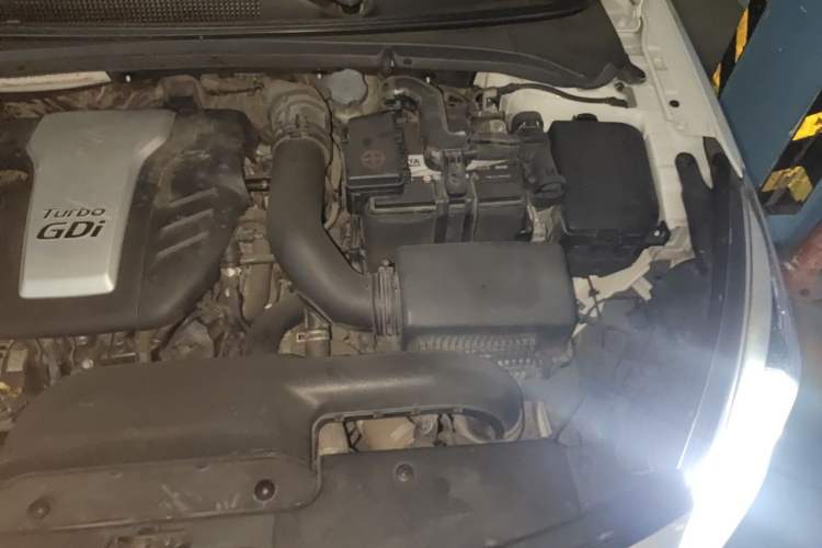 Used Hyundai Mistra 2016 1.6T Automatic Smart GLS Engine Bay Left
