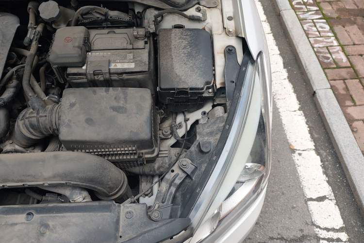 Used Hyundai Mistra 2016 1.8L Automatic Comfort GL Model Engine Bay Left