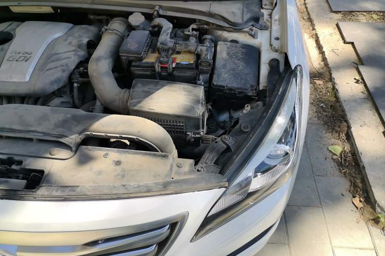 Used Hyundai Mistra 2016 1.6T Automatic Smart GLS Engine Bay Left