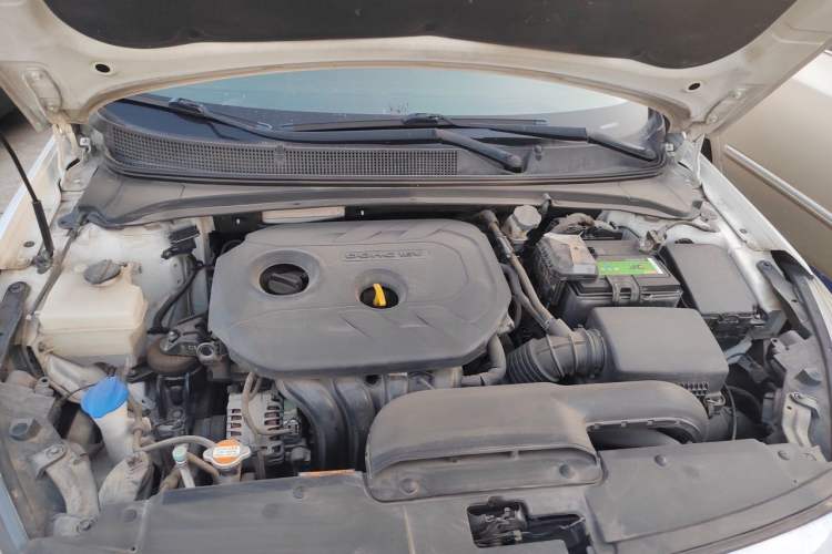 Used Hyundai Mistra 2016 1.8L Automatic Smart GLS Engine Bay