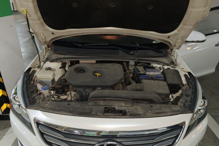 Used Hyundai Mistra 2016 1.8L Automatic Smart GLS Engine Bay