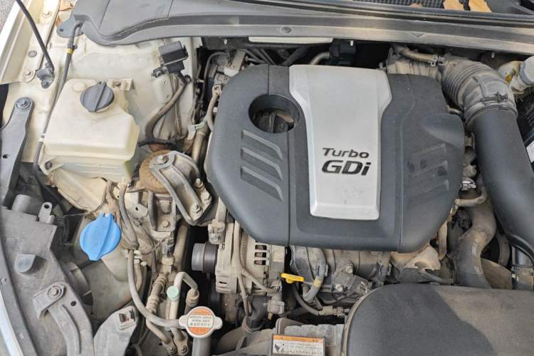 Used Hyundai Mistra 2016 1.6T Automatic Smart GLS Engine Bay Right