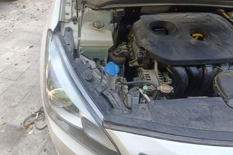Used Hyundai Mistra 2016 1.8L Automatic Deluxe DLX Model Engine Bay Right