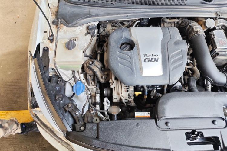 Used Hyundai Mistra 2016 1.6T Automatic Smart GLS Engine Bay Right