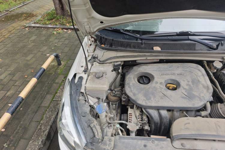 Used Hyundai Mistra 2016 1.8L Automatic Deluxe DLX Model Engine Bay Right