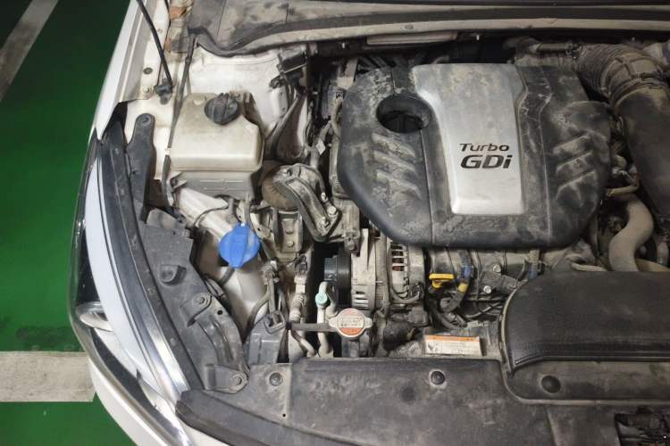 Used Hyundai Mistra 2016 1.6T Automatic Smart GLS Engine Bay Right