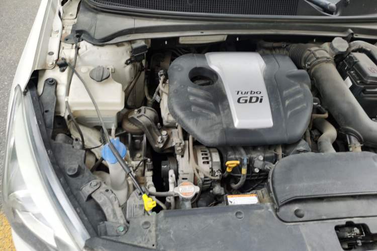 Used Hyundai Mistra 2016 1.6T Automatic Smart GLS Engine Bay Right