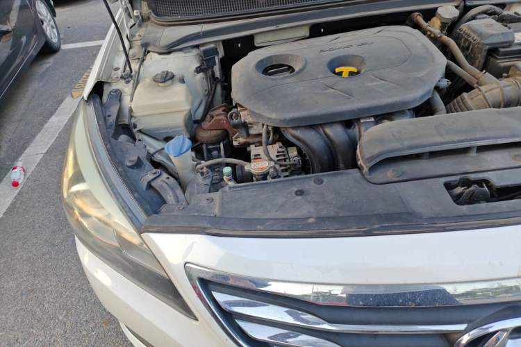 Used Hyundai Mistra 2016 1.8L Automatic Deluxe DLX Model Engine Bay Right