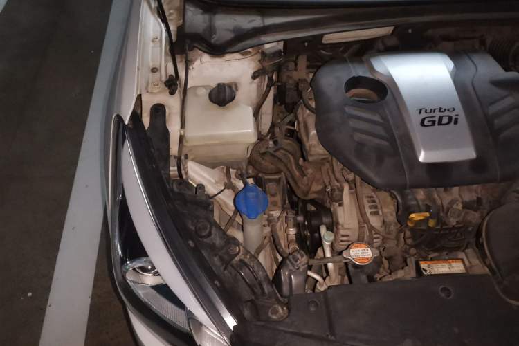 Used Hyundai Mistra 2016 1.6T Automatic Smart GLS Engine Bay Right