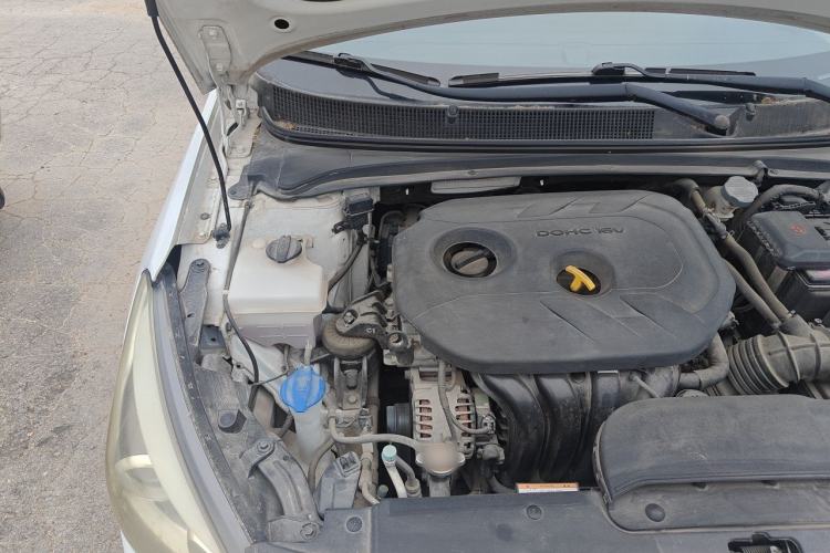 Used Hyundai Mistra 2016 1.8L Automatic Deluxe DLX Model Engine Bay Right
