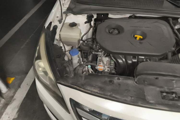 Used Hyundai Mistra 2016 1.8L Automatic Deluxe DLX Model Engine Bay Right