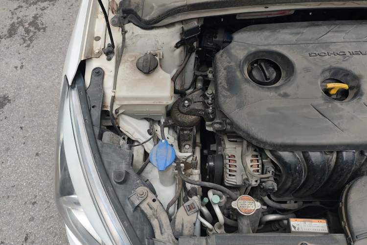Used Hyundai Mistra 2016 1.8L Automatic Comfort GL Model Engine Bay Right