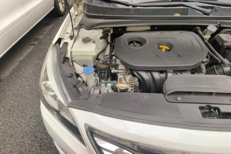 Used Hyundai Mistra 2016 1.8L Automatic Deluxe DLX Model Engine Bay Right