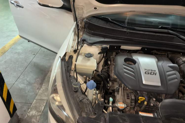 Used Hyundai Mistra 2016 1.6T Automatic Smart GLS Engine Bay Right