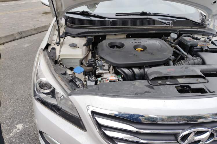 Used Hyundai Mistra 2016 1.8L Automatic Smart GLS Engine Bay Right