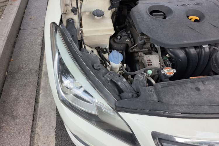 Used Hyundai Mistra 2016 1.8L Automatic Deluxe DLX Model Engine Bay Right