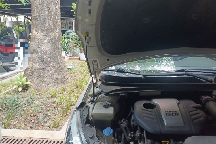 Used Hyundai Mistra 2016 1.6T Automatic Smart GLS Engine Bay Right