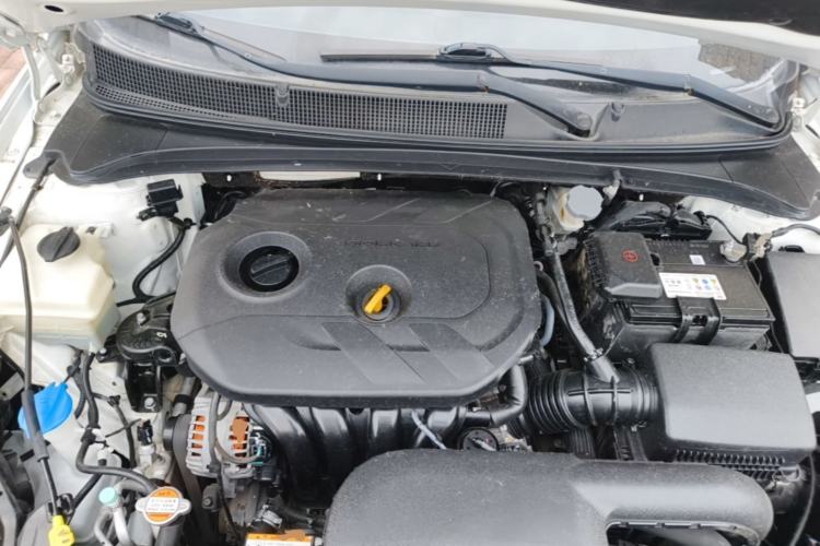 Used Hyundai Mistra 2016 1.8L Automatic Smart GLS Engine Bay