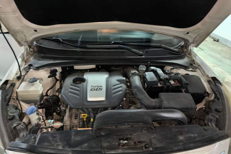 Used Hyundai Mistra 2016 1.6T Automatic Smart GLS Engine Bay