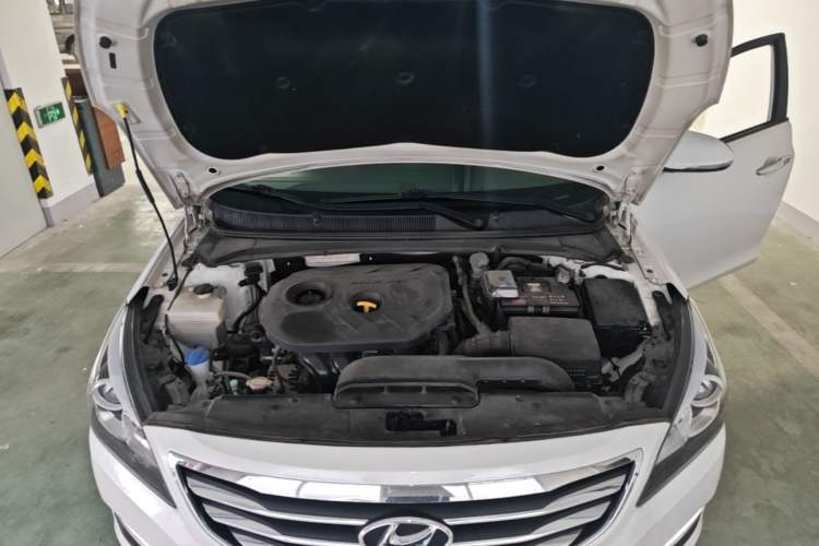 Used Hyundai Mistra 2016 1.8L Automatic Smart GLS Engine Bay