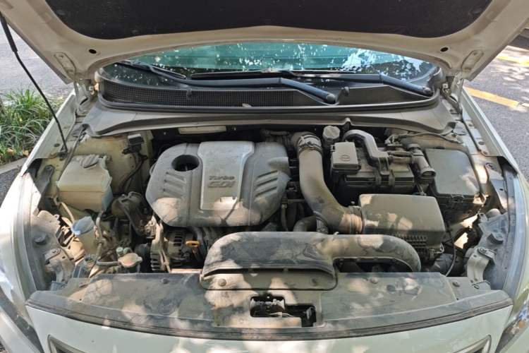 Used Hyundai Mistra 2016 1.6T Automatic Smart GLS Engine Bay
