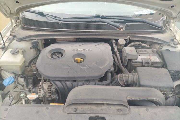 Used Hyundai Mistra 2016 1.8L Automatic Smart GLS Engine Bay