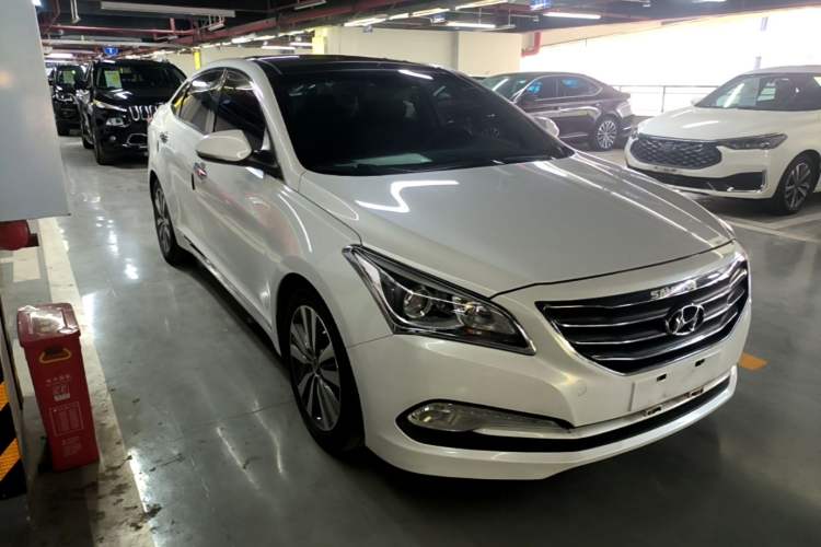 Used Hyundai Mistra 2016 1.8L Automatic Deluxe DLX Model Front Right 45 Deg