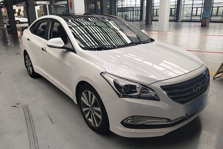 Used Hyundai Mistra 2016 1.8L Automatic Smart GLS Front Right 45 Deg