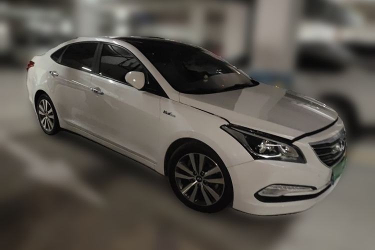 Used Hyundai Mistra 2016 1.6T Automatic Smart GLS Front Right 45 Deg