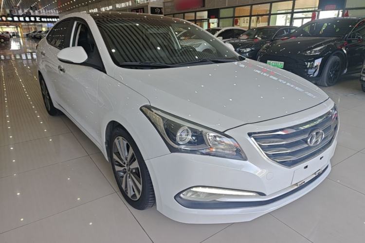 Used Hyundai Mistra 2016 1.8L Automatic Smart GLS Front Right 45 Deg