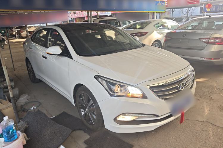 Used Hyundai Mistra 2016 1.8L Automatic Smart GLS Front Right 45 Deg