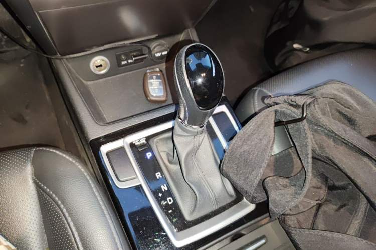 Used Hyundai Mistra 2016 1.8L Automatic Smart GLS Gear Lever
