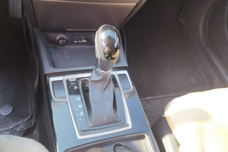 Used Hyundai Mistra 2016 1.8L Automatic Smart GLS Gear Lever