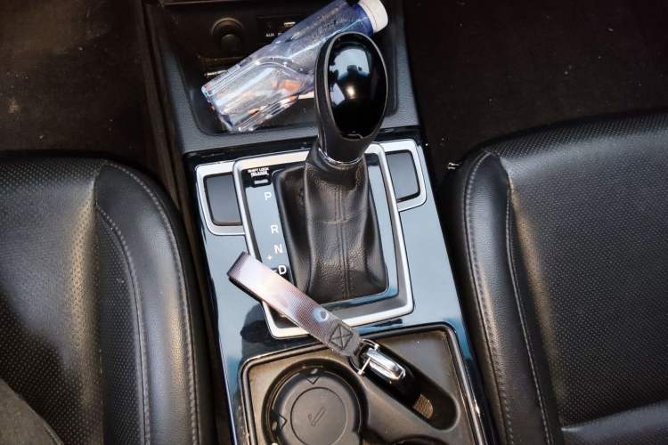 Used Hyundai Mistra 2016 1.8L Automatic Smart GLS Gear Lever
