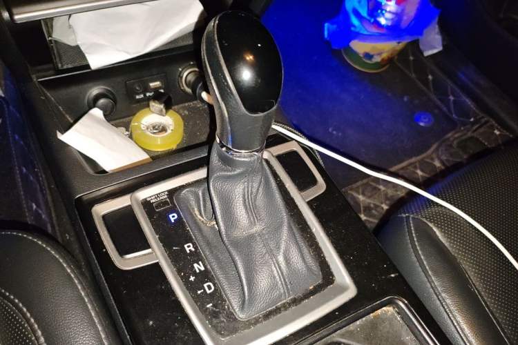 Used Hyundai Mistra 2016 1.8L Automatic Smart GLS Gear Lever