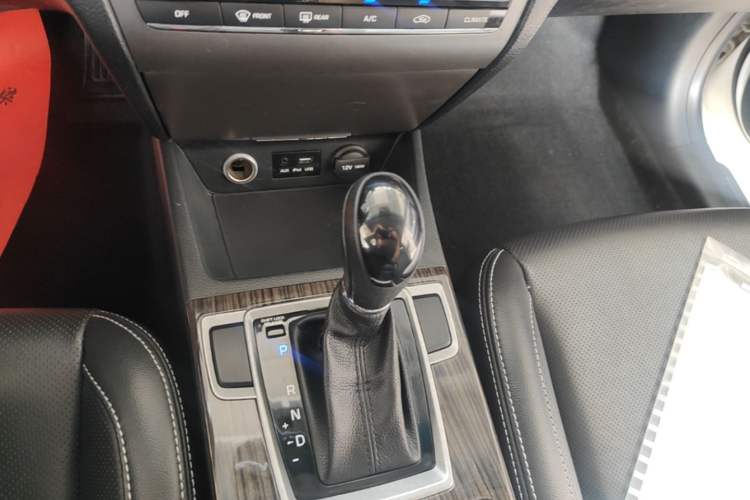Used Hyundai Mistra 2016 1.6T Automatic Smart GLS Gear Lever