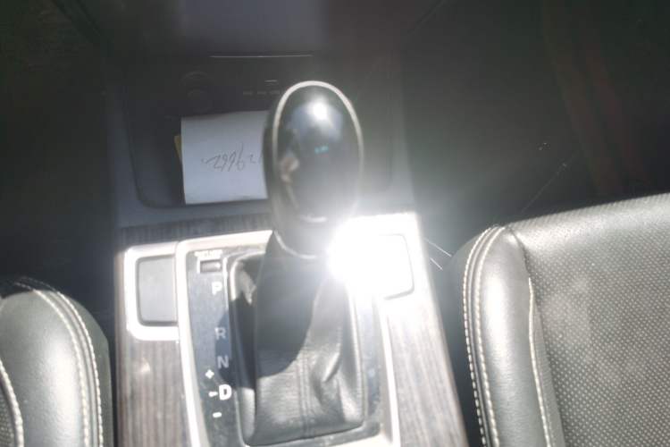 Used Hyundai Mistra 2016 1.6T Automatic Smart GLS Gear Lever