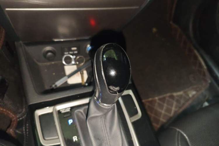 Used Hyundai Mistra 2016 1.8L Automatic Smart GLS Gear Lever