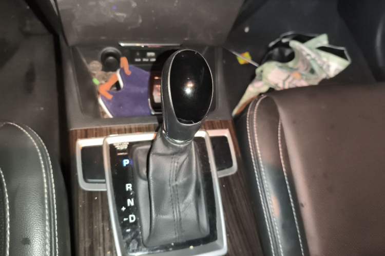 Used Hyundai Mistra 2016 1.6T Automatic Smart GLS Gear Lever