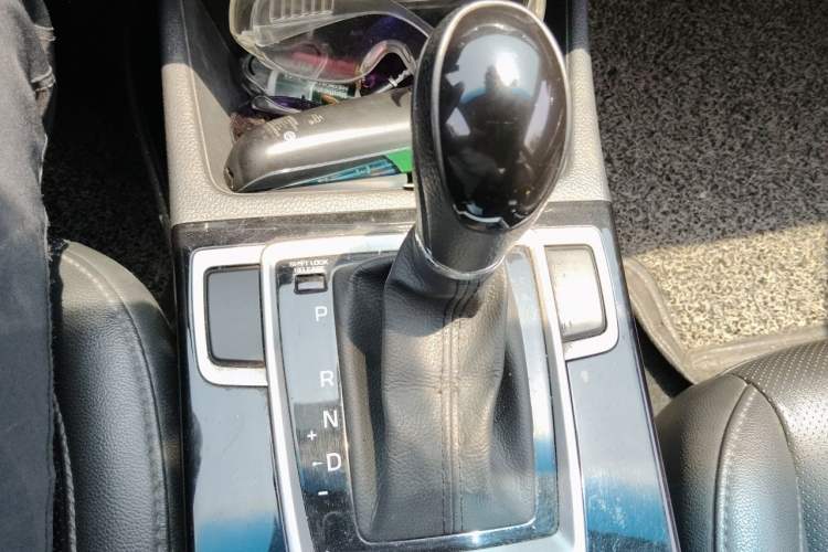 Used Hyundai Mistra 2016 1.8L Automatic Smart GLS Gear Lever